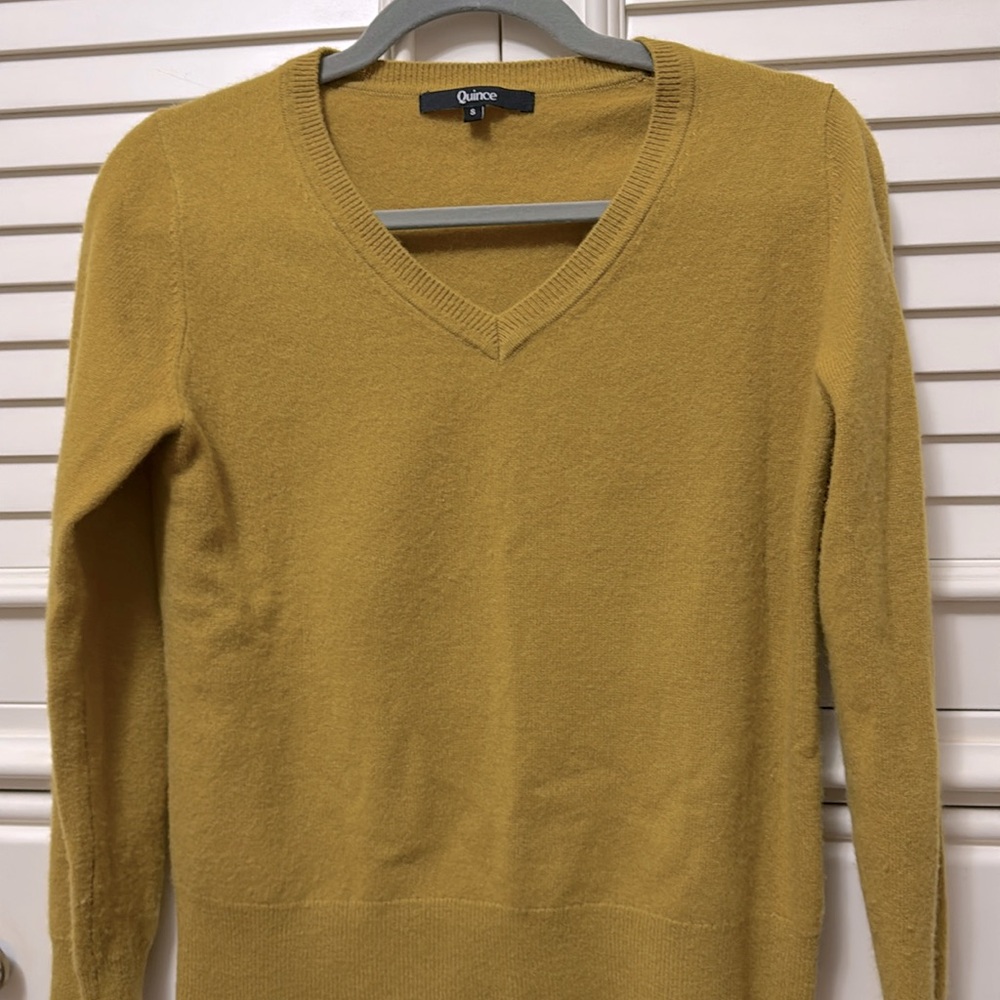 Quince Small Cashmere Sweater